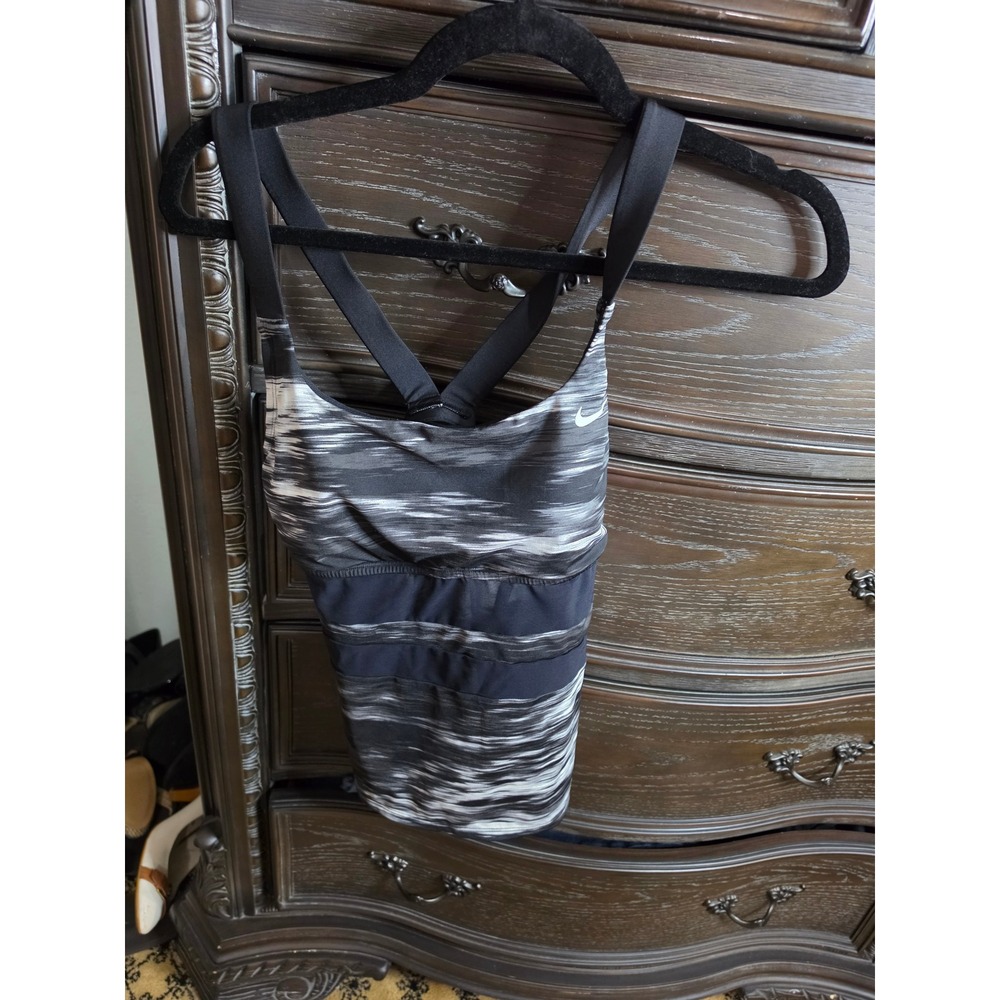 Nike Swim Womens Black White Wave Print Crossback Tankini Top NESSA233-001 M